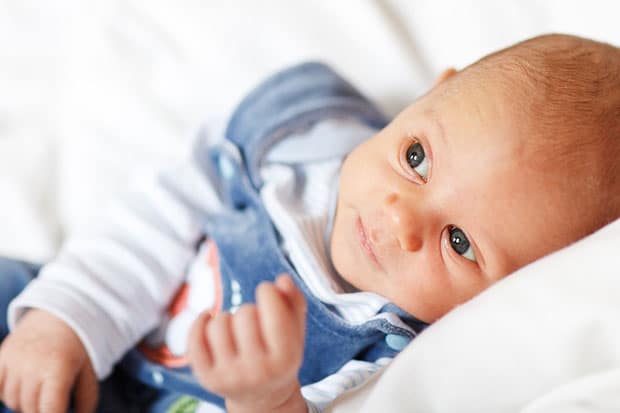 Развитие ребенка в 2 месяца что должен уметь доктор комаровский thumbnail